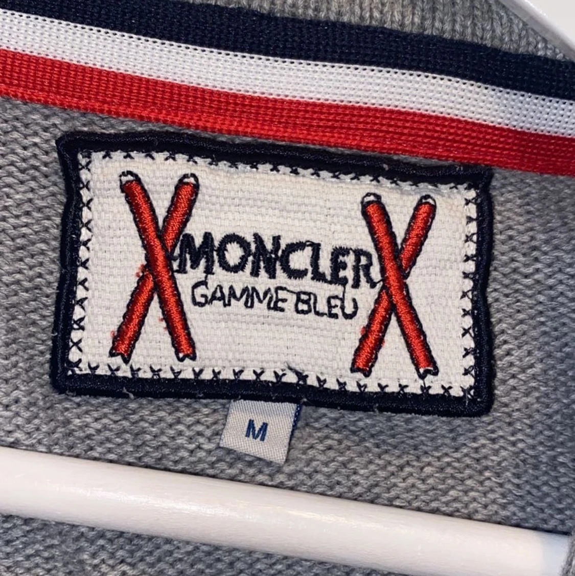 Moncler kofta str M (passar S) - 90