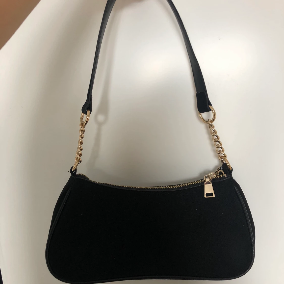 Oanvänd väska från H&M 