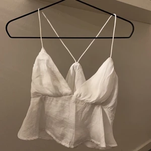 Vit topp  - Vitt topp i storlek S, aldrig använd 🤍