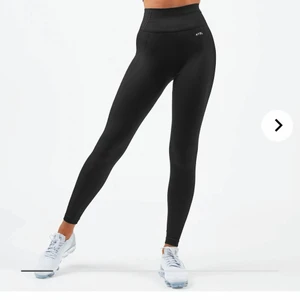 Träningstights - Säljer dessa oanvända tightsen i strl S från beaybl 