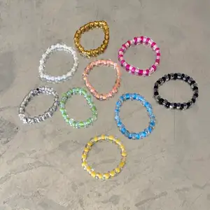 Toppenfina färgglada pärlringar ⭐️ handgjorda på elastisk tråd 😇 25kr styck, 12kr frakt 