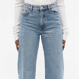 Monki jeans  - Jeans från monki köpta här på Plick i storlek 27 🤩 säljer vidare då de va för små till mig. Jättefint skick! Frakten ingår i priset 🥰 pris kan även diskuteras vid snabb affär 