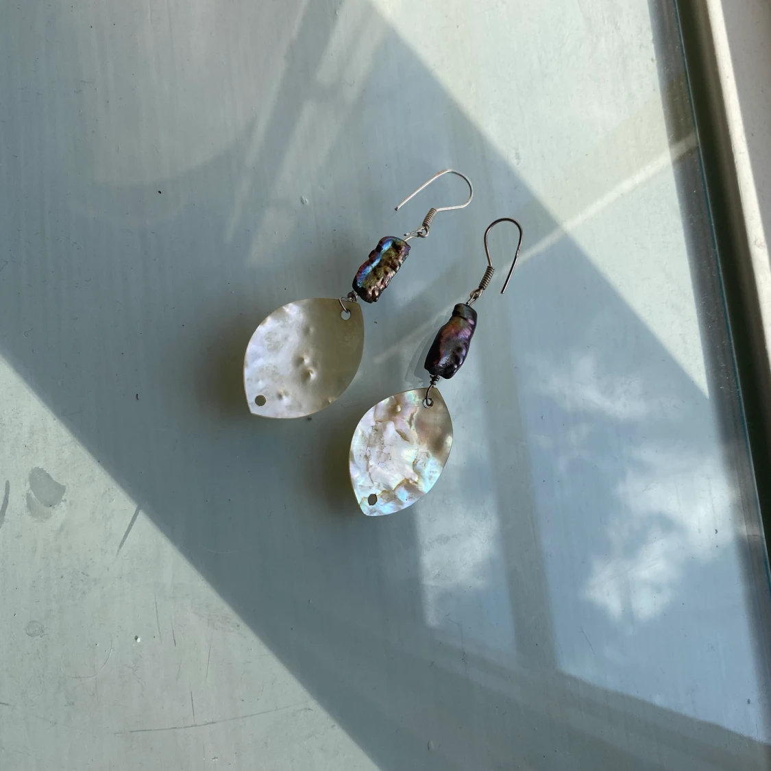 Örhängen av pärlemor!