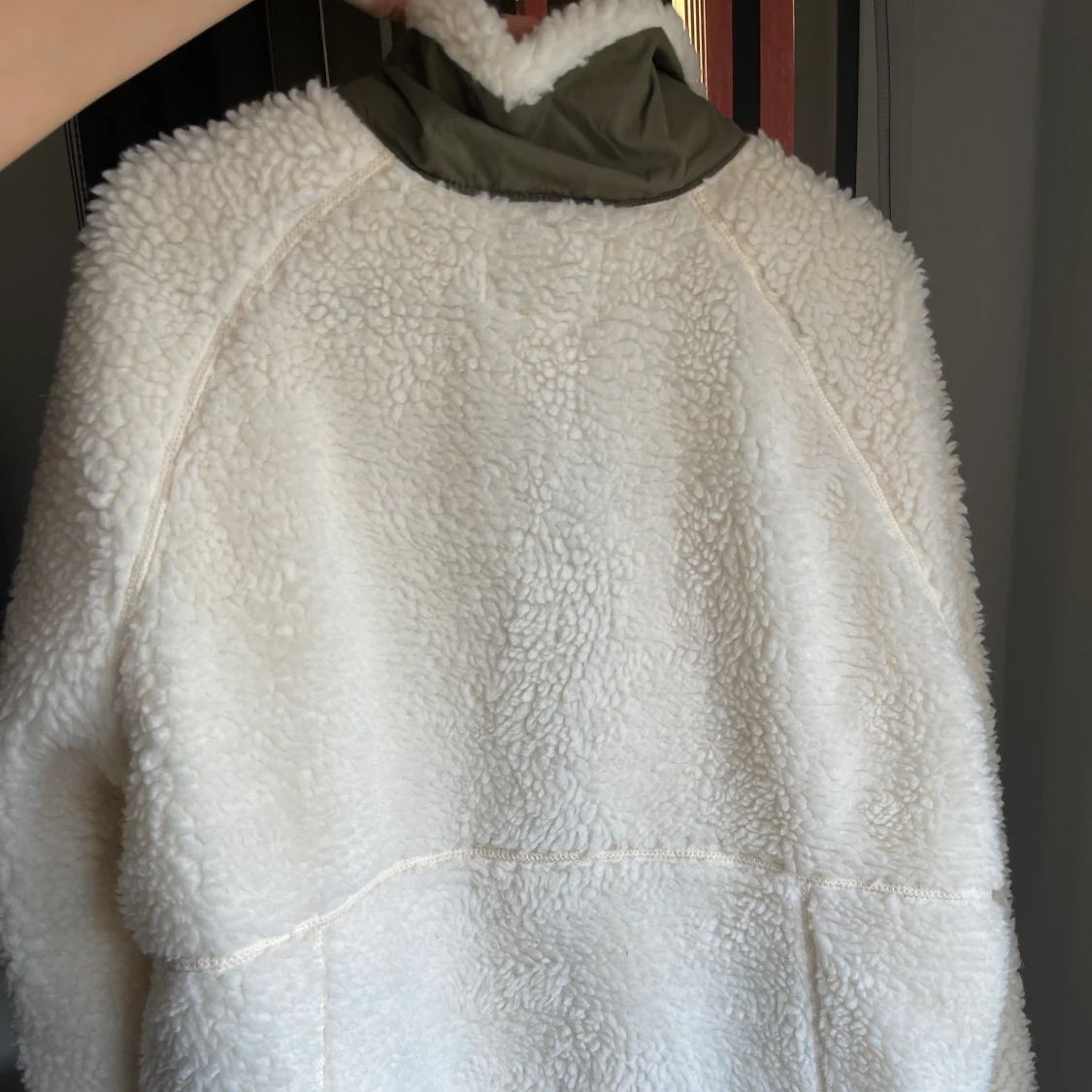 Gräddvit teddy jacka i plus size - 90