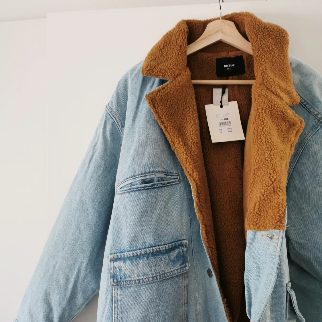 Oanvänd fodrad jeansjacka 