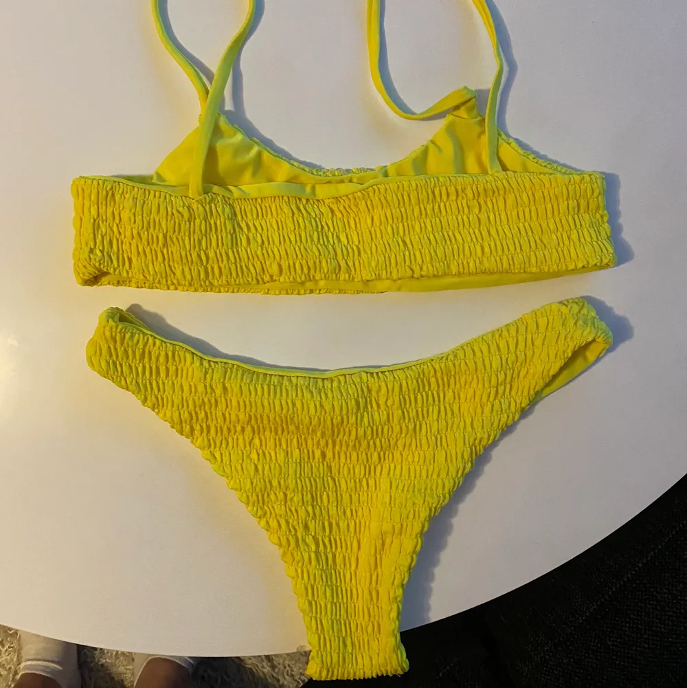  Köp direkt för 120kr! Assnygg bikini från Zaful som tyvärr är för liten🥺 Stl s, endast använd en gång!! . Hoodies.