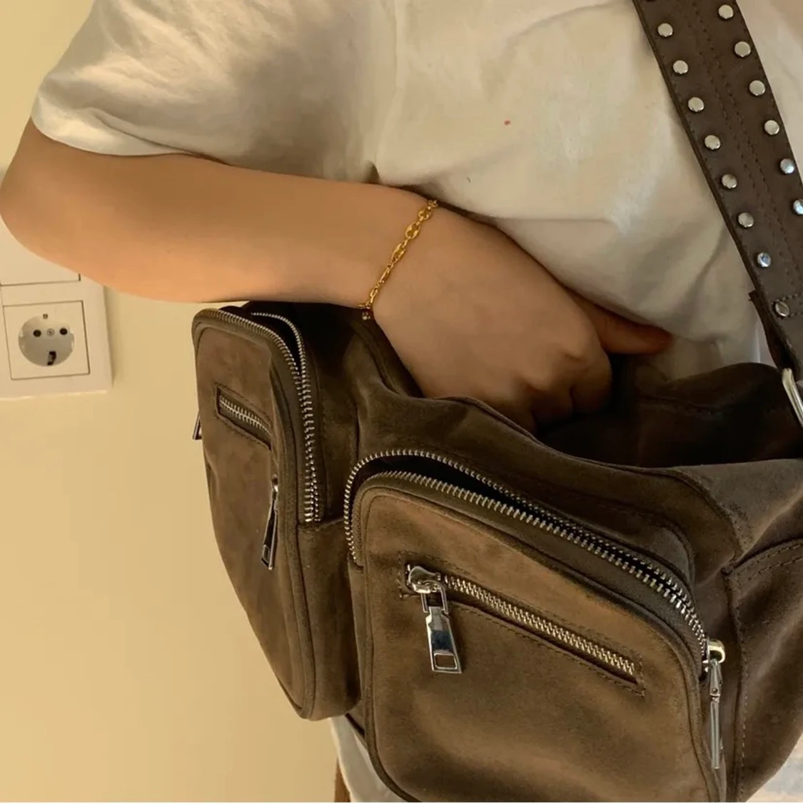 Cool väska i mocka :) - 90