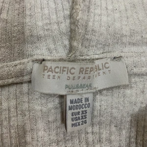 Pull Bear xs  -  Streckiga har bara använt några gånger. 