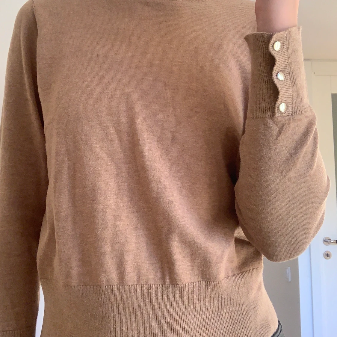 Brun stickad polo - 90