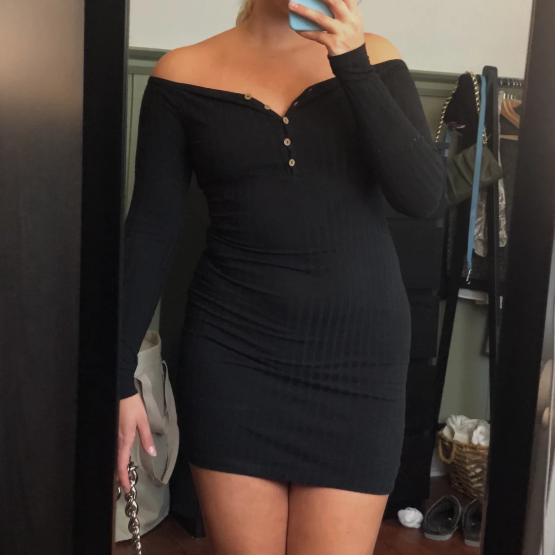 Offshoulder klänning 