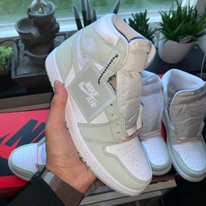 Air Jordan 1 High OG “Seafoam”🍈 - Air Jordan 1 High OG “Seafoam”🍈  Storlek: -38 -41  Instagram: Charls.Kicks 