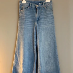 Vida jeans, H&M, stl 32 - Vida jeans från hm som är använda ett fåtal gånger, stl 32