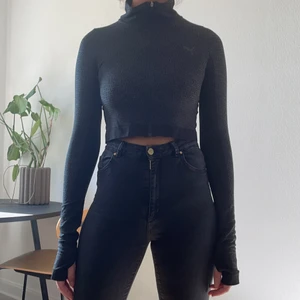Puma longsleeve - Tight Puma longsleeve, croptop, svart/grå