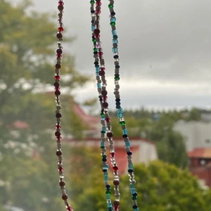 Halsband - Man kan beställa halsband som dessa i olika färger och längder💕