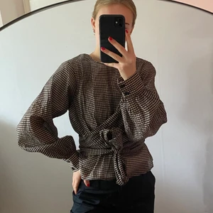 Rutig tröja från Envii - Rutig tröja från envii, endast använd en gång. Superfin nu till hösten. Storlek S. Nypris ca600kr