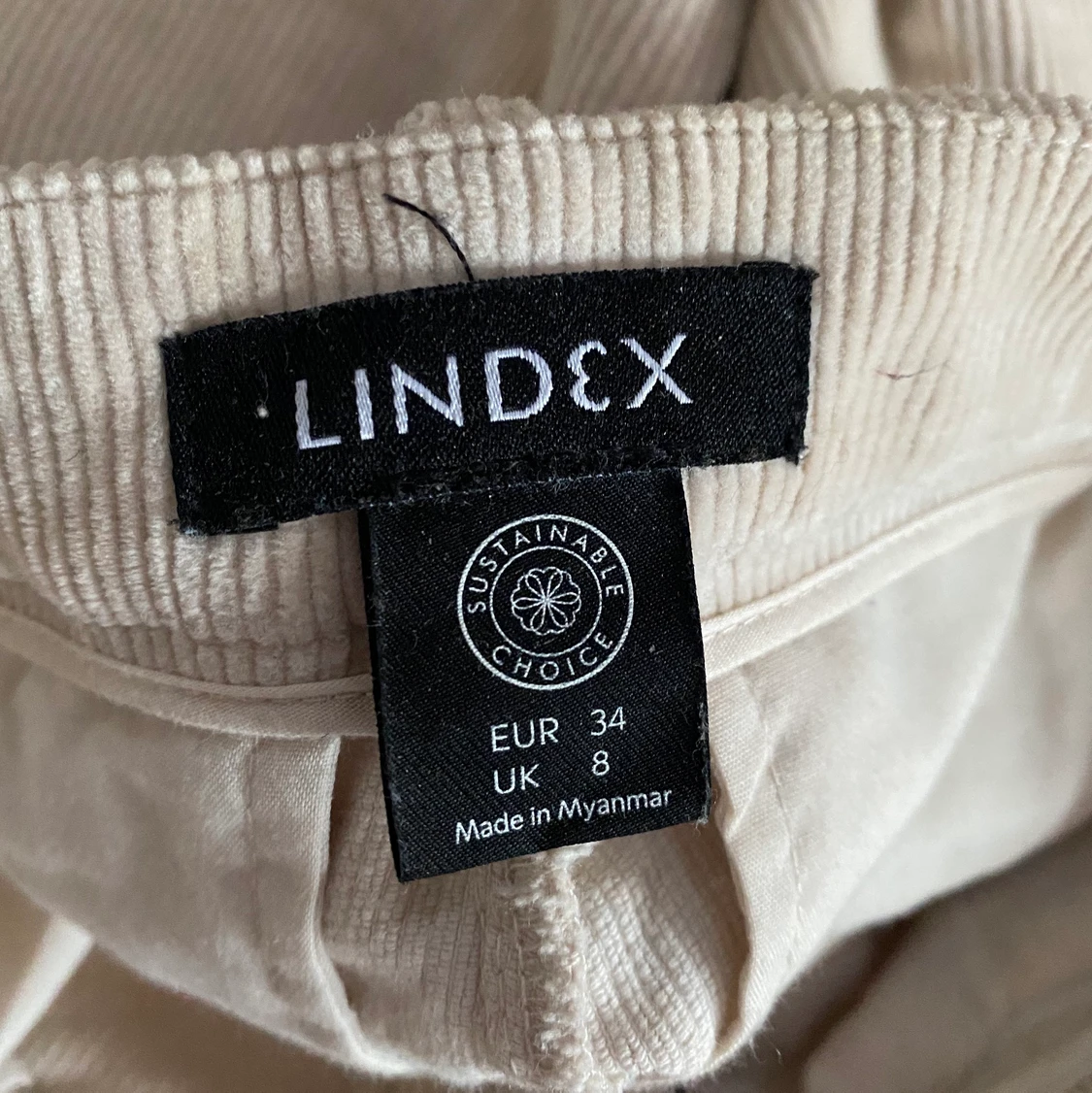 Beiga manchesterbyxor från Lindex - 90