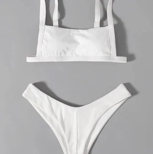 Nu bikini  - Helt ny och oanvänd bikini. Endast toppen är testad och tyvärr var den för liten för mig och retur tiden har nu gått ut. Storlek L men mer som en M. 💕Frakten ingår i priset💕