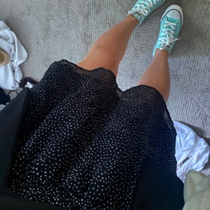 Kjol str 40 - Kjol i str 40 men passar mig som är 38, fint skick