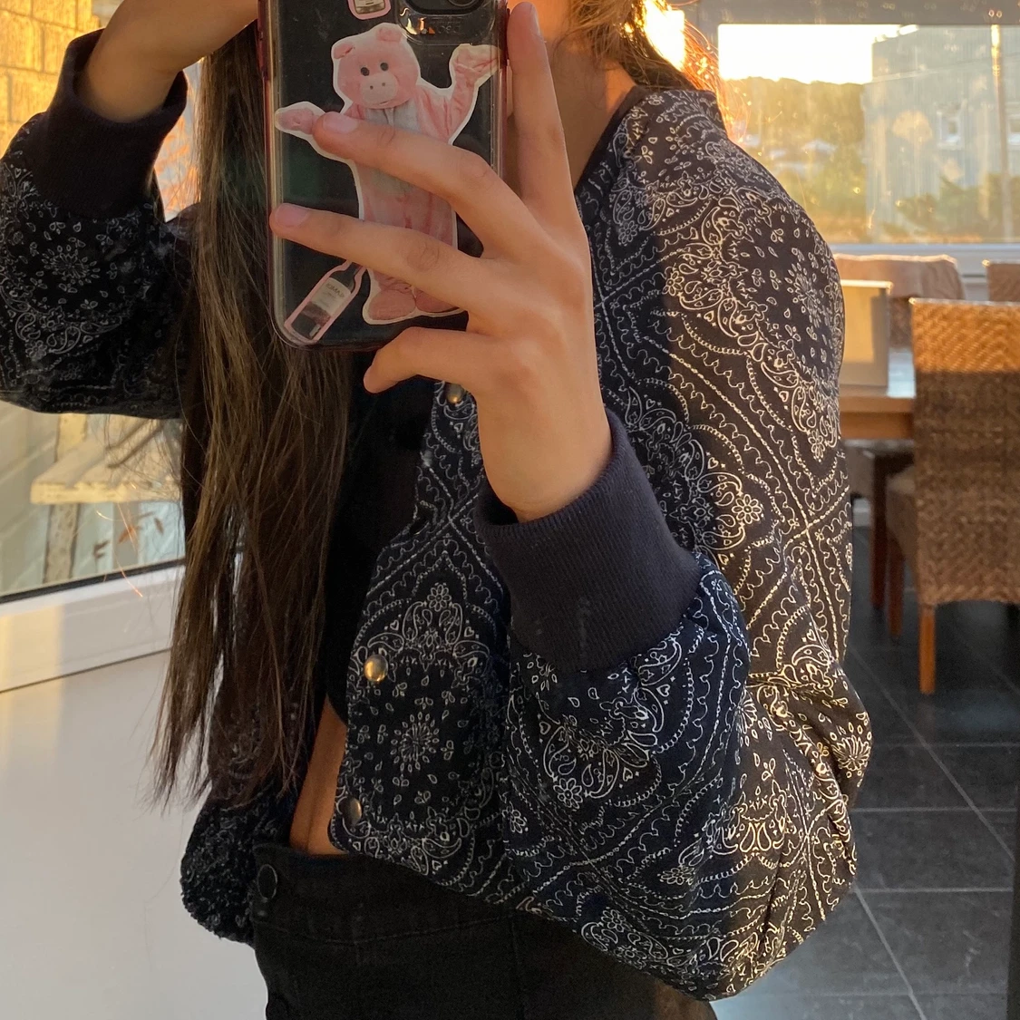 Blå kofta med vit mönster  - 91