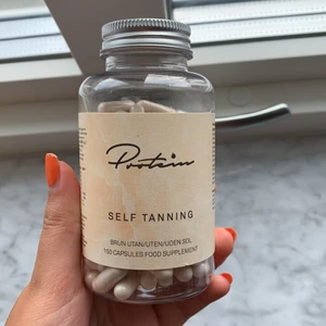 Brun utan sol kapslar  - Säljer dessa brun utan sol kapslar från protein.se eftersom att jag inte fått någon användning av det själv. Har tagit ca 20 kapslar och det var 150 från början. Nypris 350kr 💕 Frakt ingår i mitt pris!