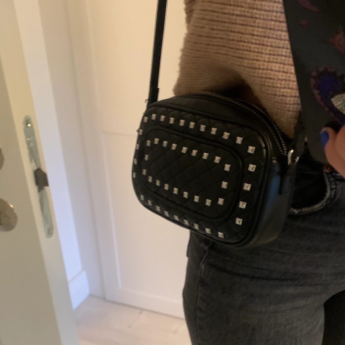 Snygg väska från zara med nitar