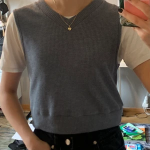 Väst  - Super fin blå västen bra nu till hösten storlek xs , 20kr + frakt 