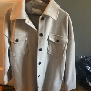 Oversized jacka/kappa - Aldrig använd, nypris var 699 kr 