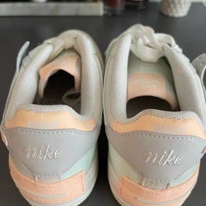 Nike Air Force 1 Shadow - Helt oanvända då jag köpte fel färg. Dessa behöver en ny ägare!