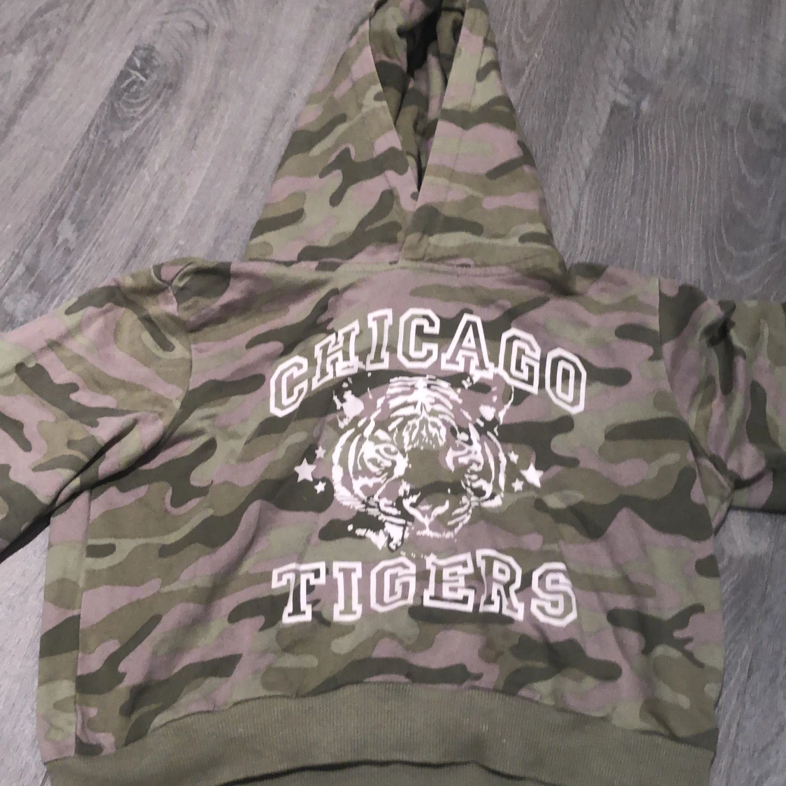 Militär färgad hoodie👑