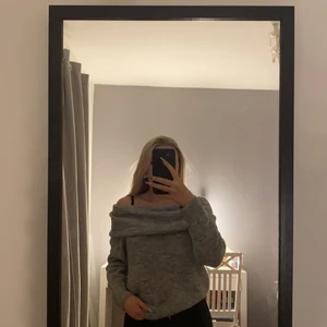 s/m - fin stickad tröja från h&m  ganska stor på mig