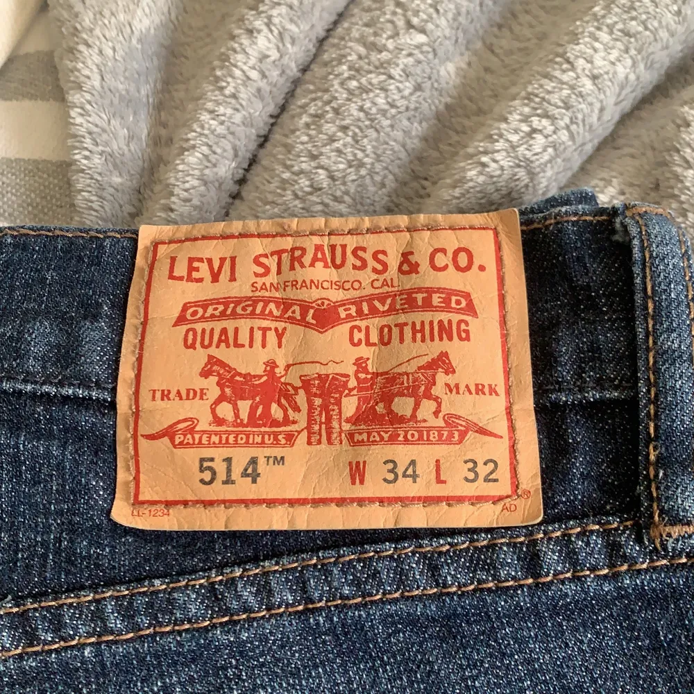 Vintage Levis 514, säljer för dom var för stora för mig💞 nästan helt oanvända💘 kan diskutera pris💘💘💘. Jeans & Byxor.