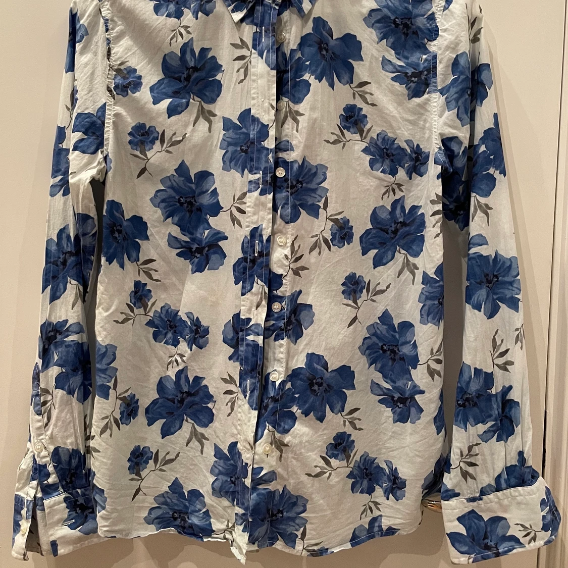 Gant blommig skjorta storlek 36 - 90