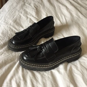 Loafers Asos - Köptes second hand (dock är de från Asos)! Sitter super snyggt och finns inga defekter. 