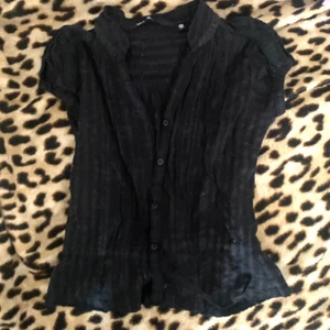 Jätte fin tröja från secondhand  - Hade haft men den är för liten;(