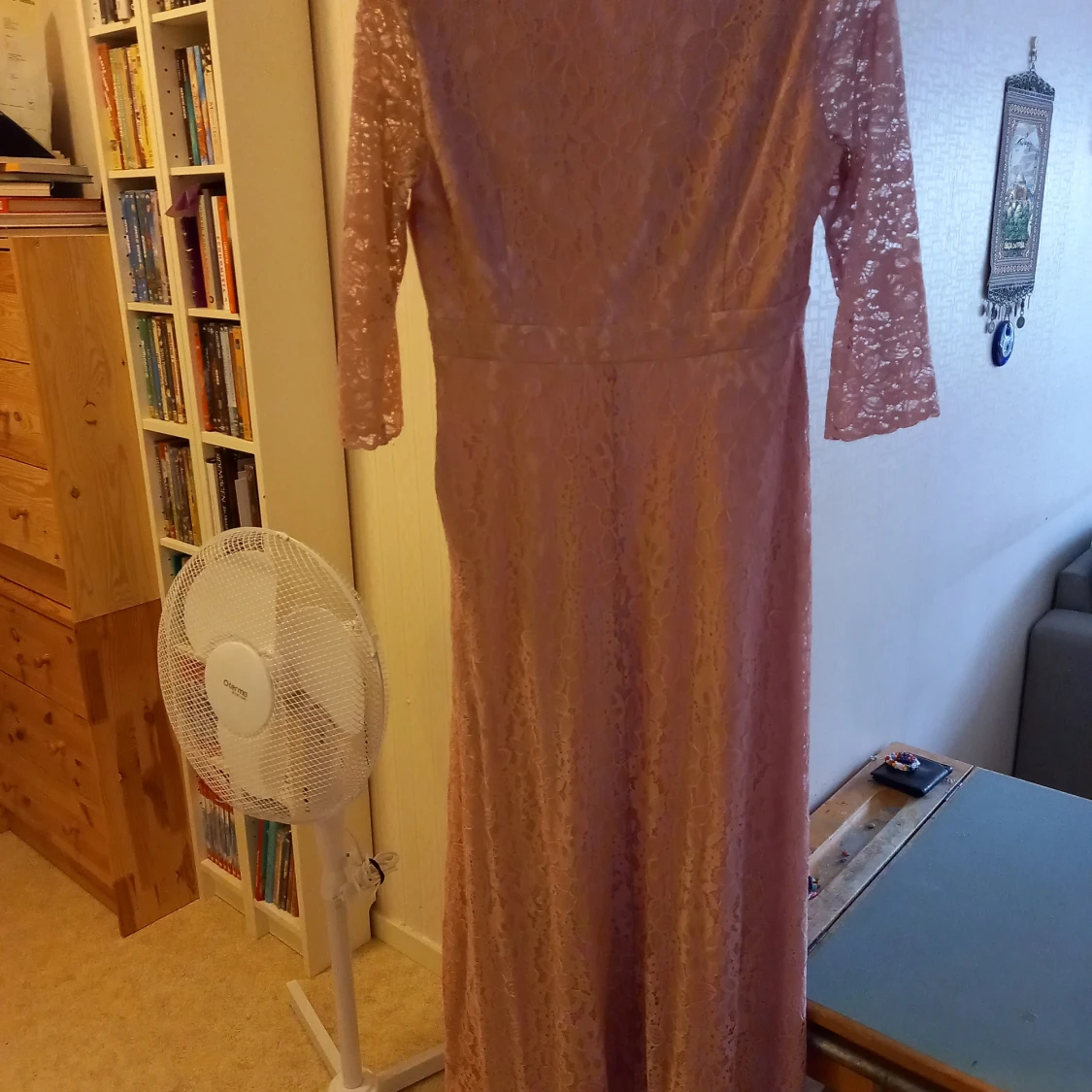 Elegant spetsklänning  - 90