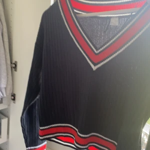 Stickad tröja från HM - Säljer denna stickade tröjan från hm! ❤️❤️