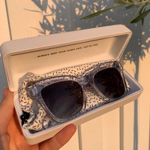 Chimi eyewear  - Ett par chimi eyewear solglasögon i modellen #005 Litchi. Använda ett fåtal gånger och är som nya💕💕