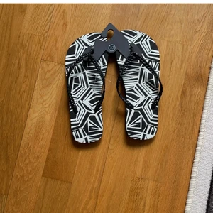 sandaler - Dom är aldrig använda 