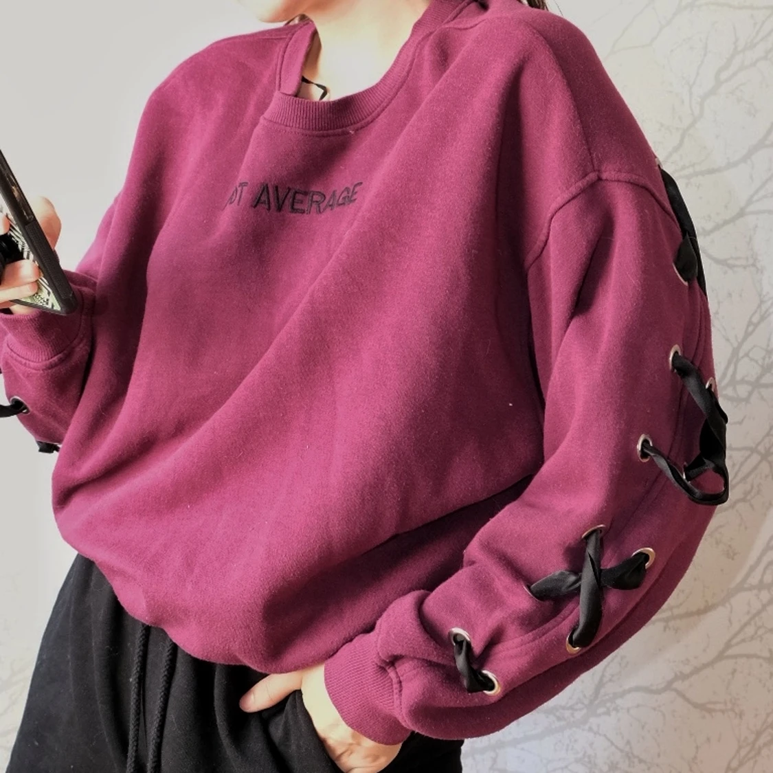 Cool tröja med detaljer i rygg och armar