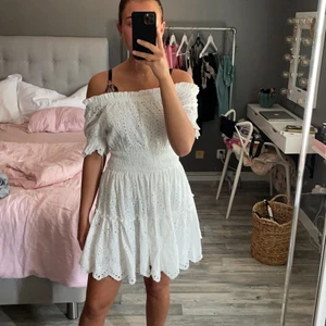 By malina klänning - Sparsamt använd by malina klänning storlek s