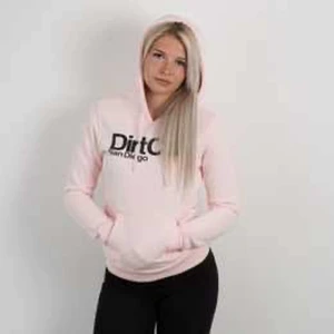 Dirtcult hoodie - Säljer nu denna super fina och sköna hoodie i stl s, säljes då den inte kommer till användning, använd fåtal gånger så hoodien är i väldigt fint skick. Det ända tråkiga är att ena snöret har snörat upp sig en liten bit men inget som stört mig !🦋 köparen står för frakt!🤗