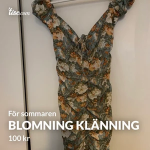Blommig klänning  - Jötte fin sommar klänning, beställde nyss men tyvärr passar inte mig. Storleken är S men kan rekommendera att sen passar bäst på dom som har XS 🥰