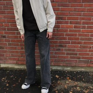 Monki Yoko jeans  - Monki Yoko jeans i strlk 33🤝 sitter bra på mig som är 180 ish🙏fraktar 