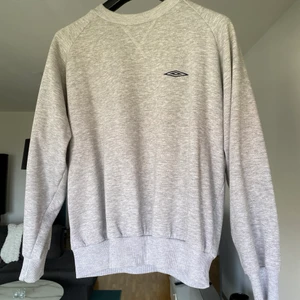 Grå Umbro Tröja - Skriv för mer info o frågor :)