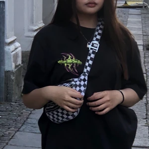 Graphic T-shirt - Super snygg och bekvämt tshirt från WeekDay. I gott skick || Tar bara emot swish