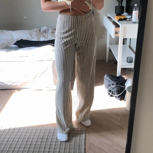 Randiga byxor - Byxor från gina, funkar både som mjukis och till vardags 