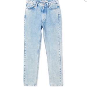 Fina jeans från Carin wester. Säljer då det inte kommer till användning. Det är små i storleken så mer som än 38. Fri frakt💕
