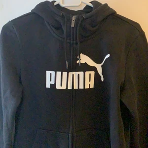 Puma kofta - Svart Puma kofta, aldrig använd.