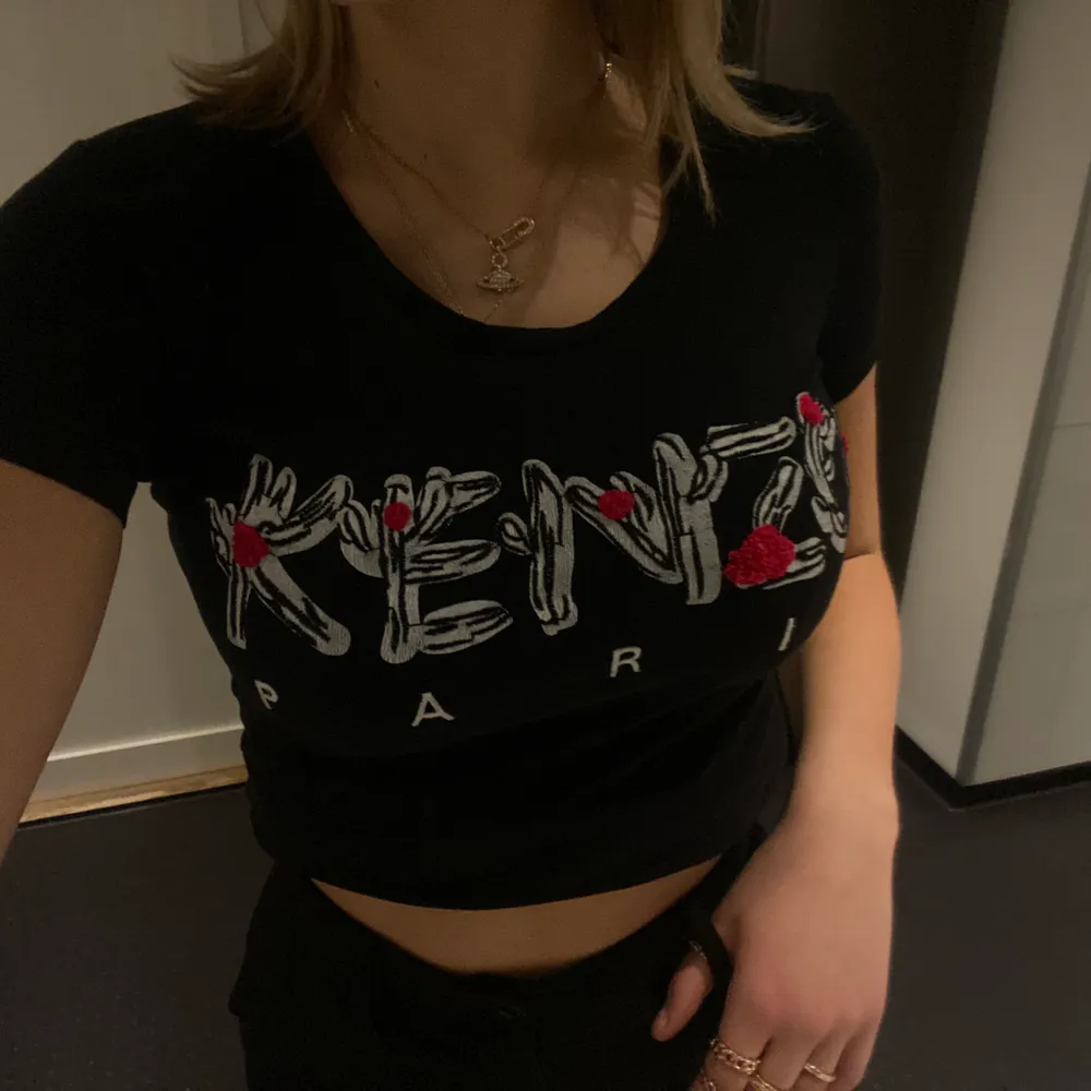 Unik vintage kenzo t-shirt i storlek S. Som ny!. T-shirts.