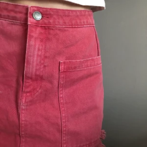 Jeanskjol - Rosa jeanskjol från Pieces